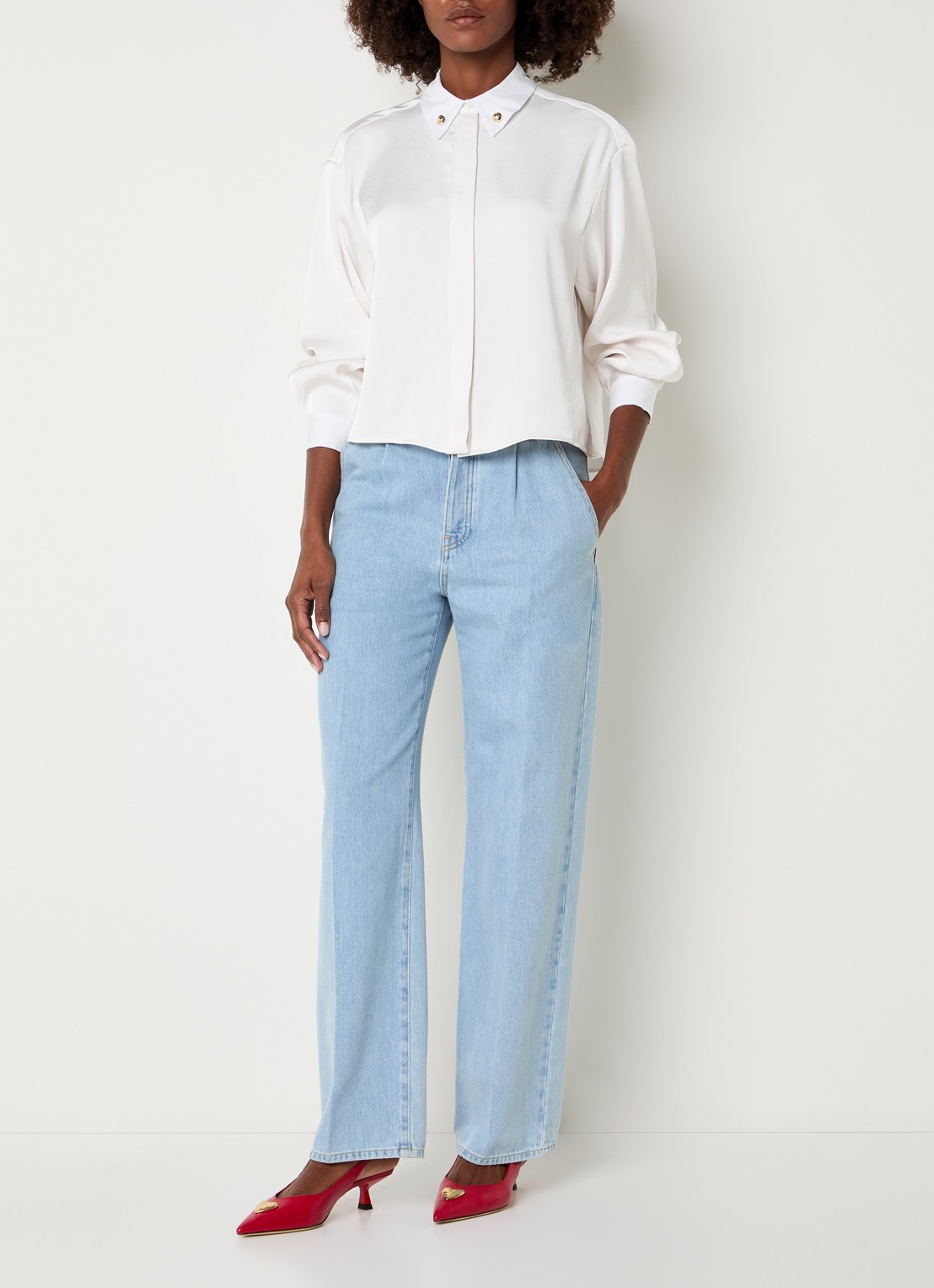 Claudie Pierlot Clemence blouse van satijn - voorkant 2 gebroken wit
