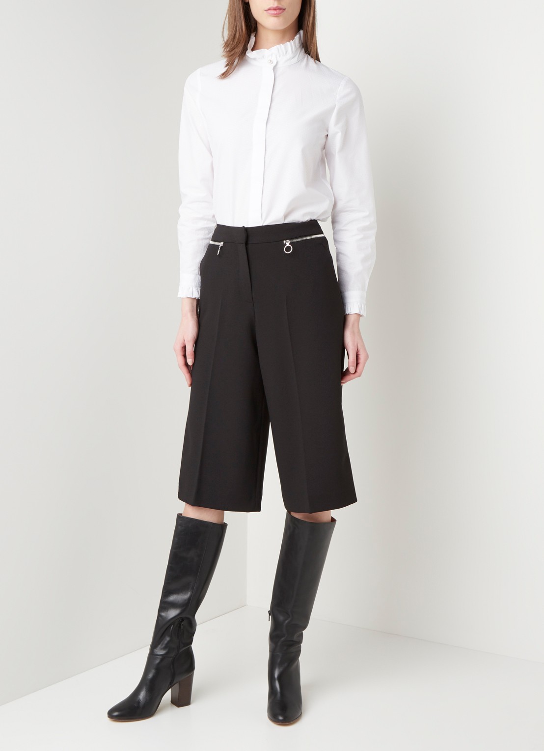 Claudie Pierlot Colombineter blouse met stippendessin en ruches - voorkant 2 wit