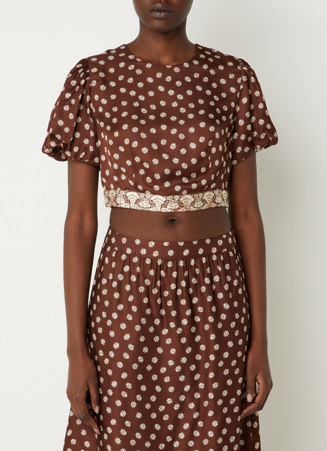 Claudie Pierlot Crop top met bloemenprint en rugdecolleté - detail 2 bruin