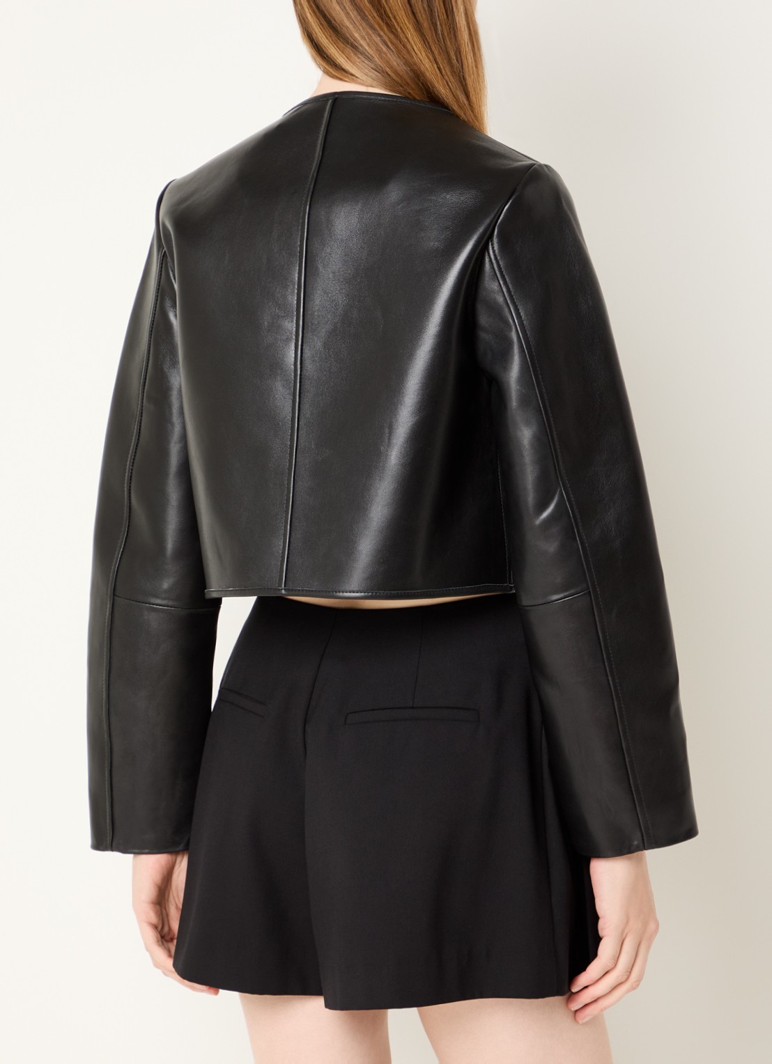 Claudie Pierlot Cropped jack van lamsleer met paspelzakken - achterkant 4 zwart