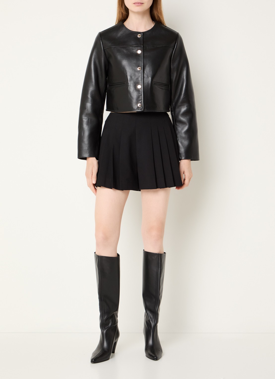 Claudie Pierlot Cropped jack van lamsleer met paspelzakken - voorkant 2 zwart