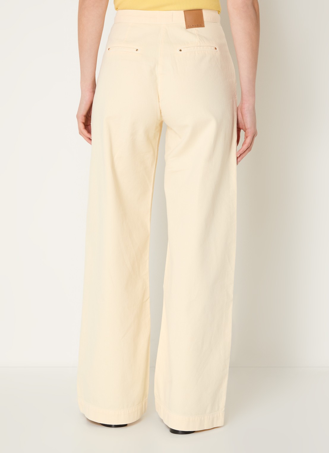 Claudie Pierlot Denise high waist straight leg jeans met gekleurde wassing - achterkant lichtgeel