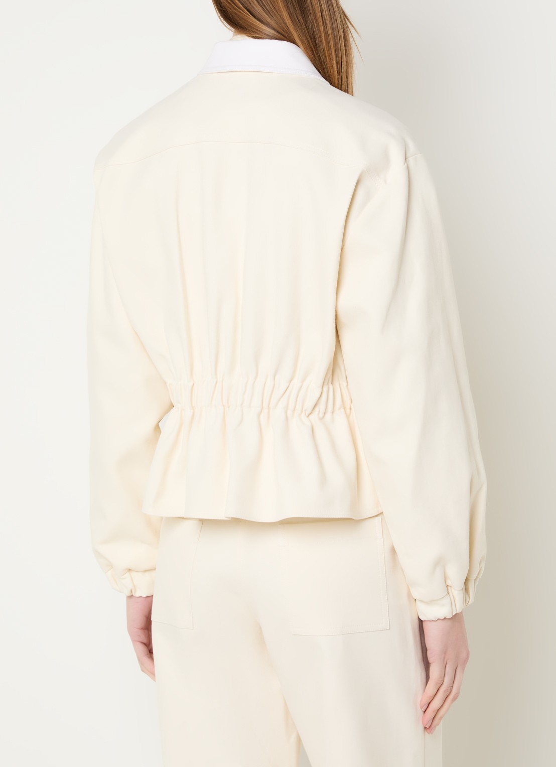 Claudie Pierlot Gallo jack met klepzakken - achterkant creme