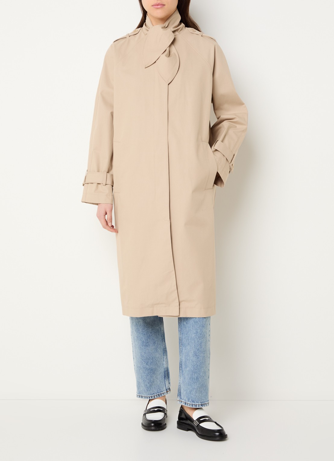 Claudie Pierlot Gisele trenchcoat met steekzakken - voorkant 3 beige