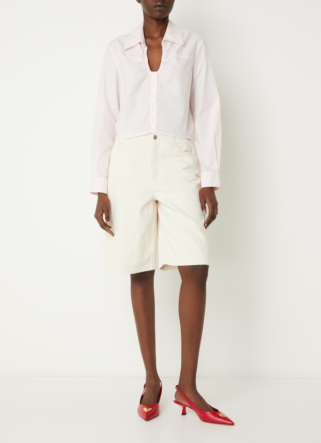Claudie Pierlot High waist wide fit korte broek met steekzakken - voorkant 3 creme