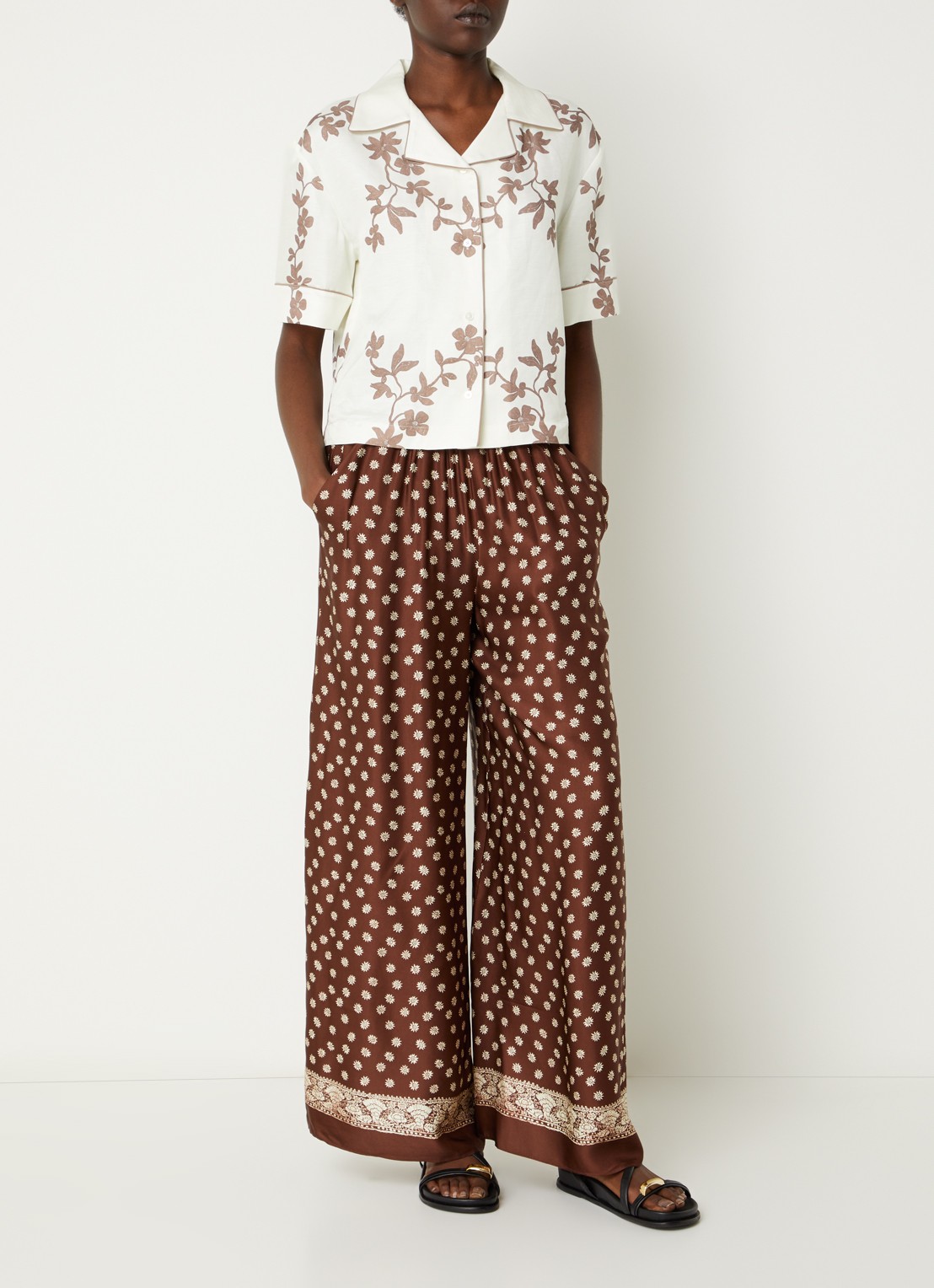 Claudie Pierlot High waist wide fit pantalon met bloemenprint - voorkant 2 bruin