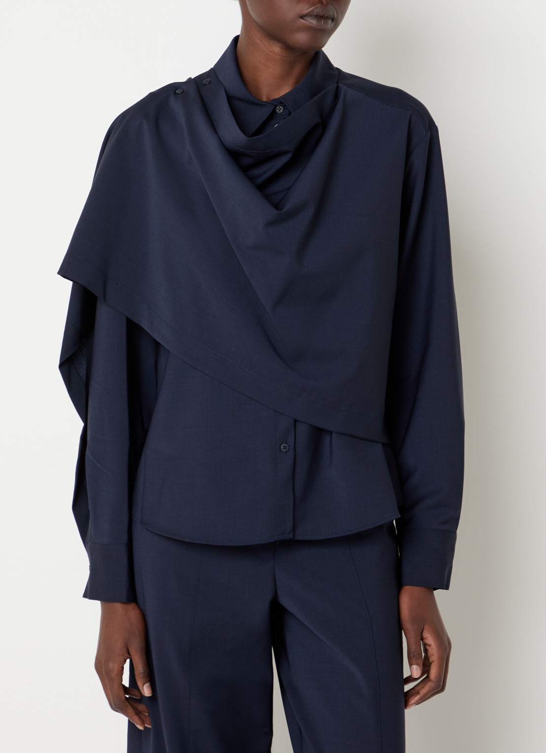 Claudie Pierlot Jack in wolblend met asymmetrische hals - detail 4 donkerblauw
