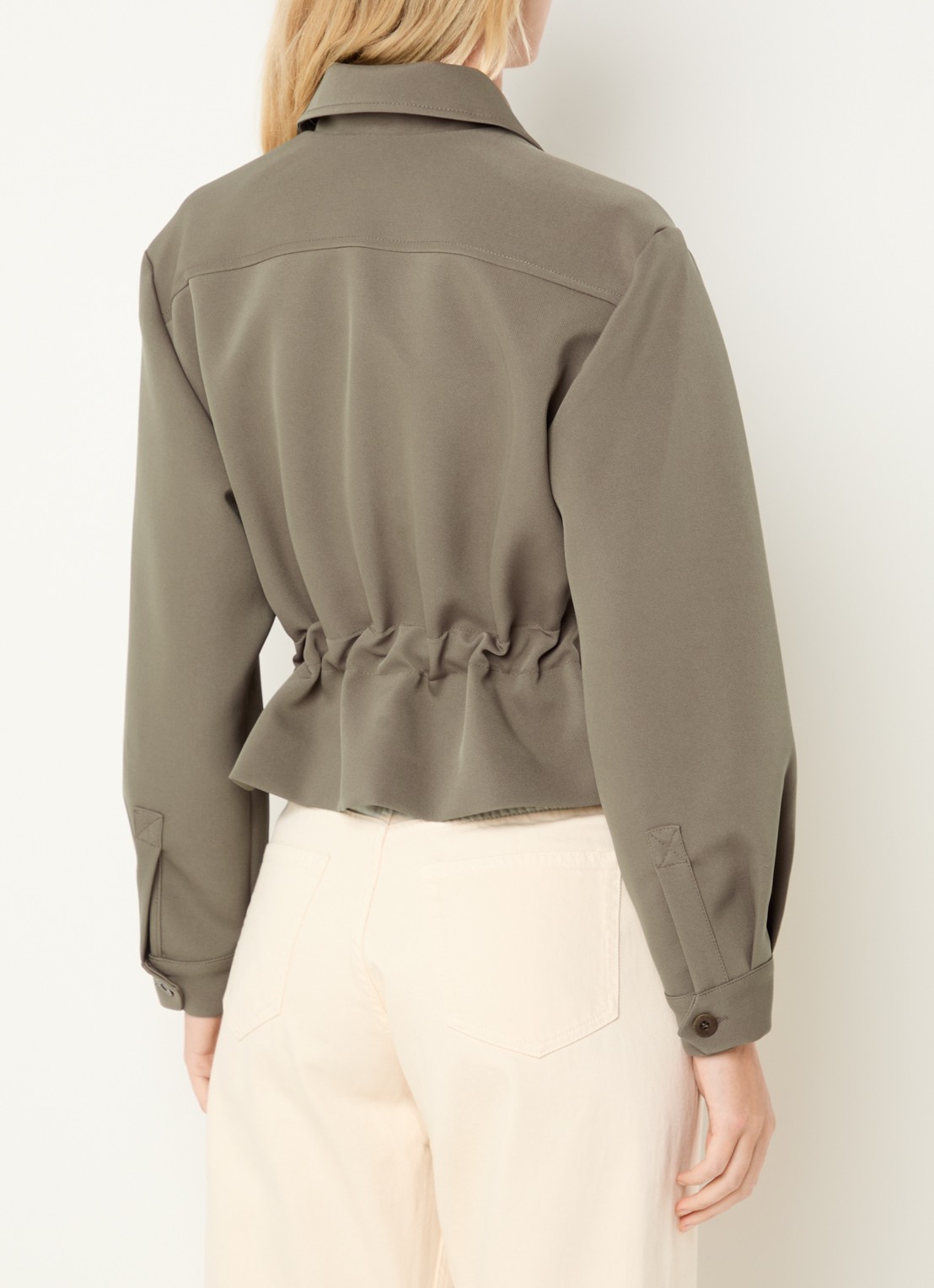 Claudie Pierlot Jack met trekkoord en klepzakken - achterkant khaki