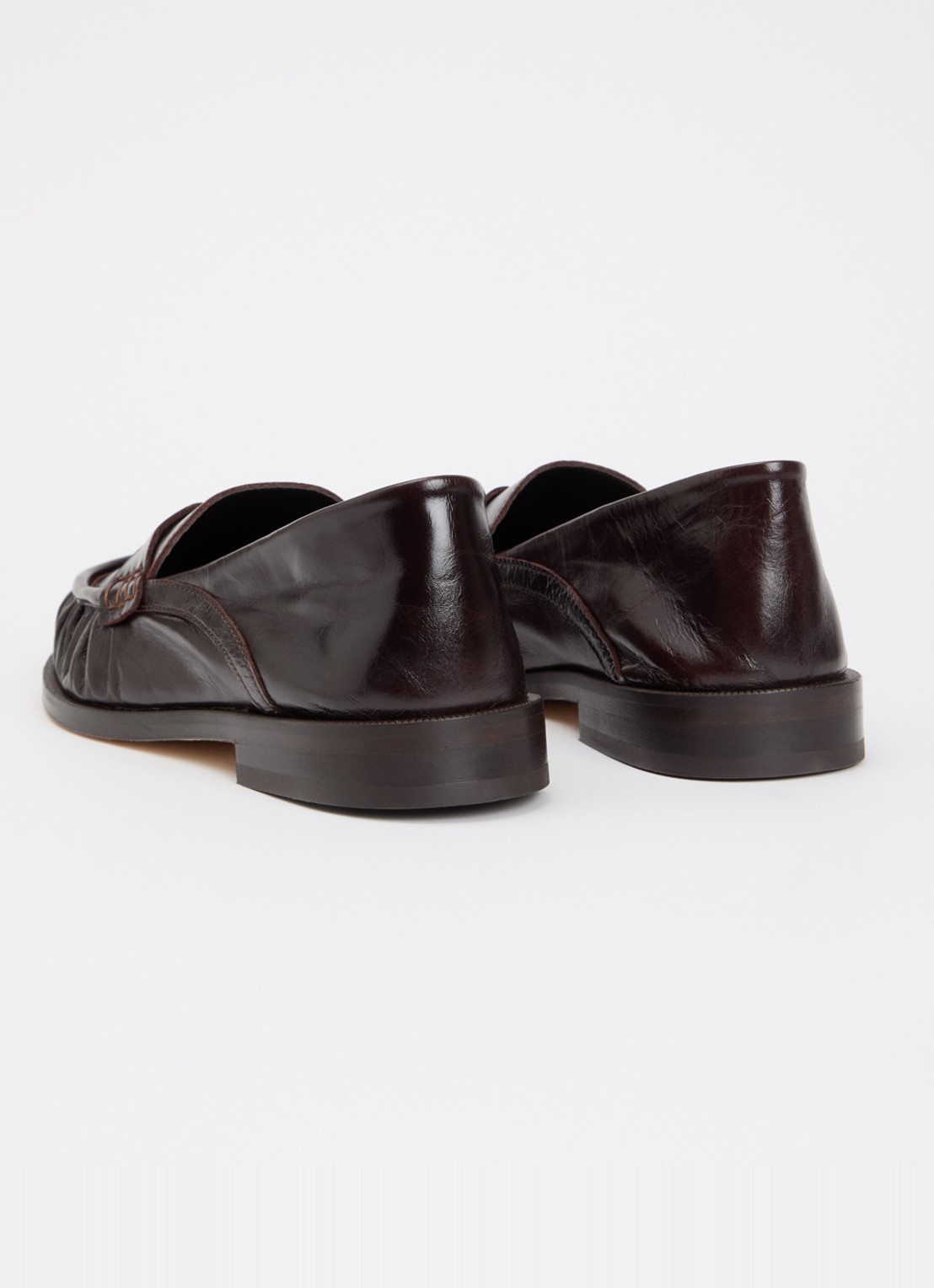 Claudie Pierlot Loafer van leer - achterkant chocoladebruin