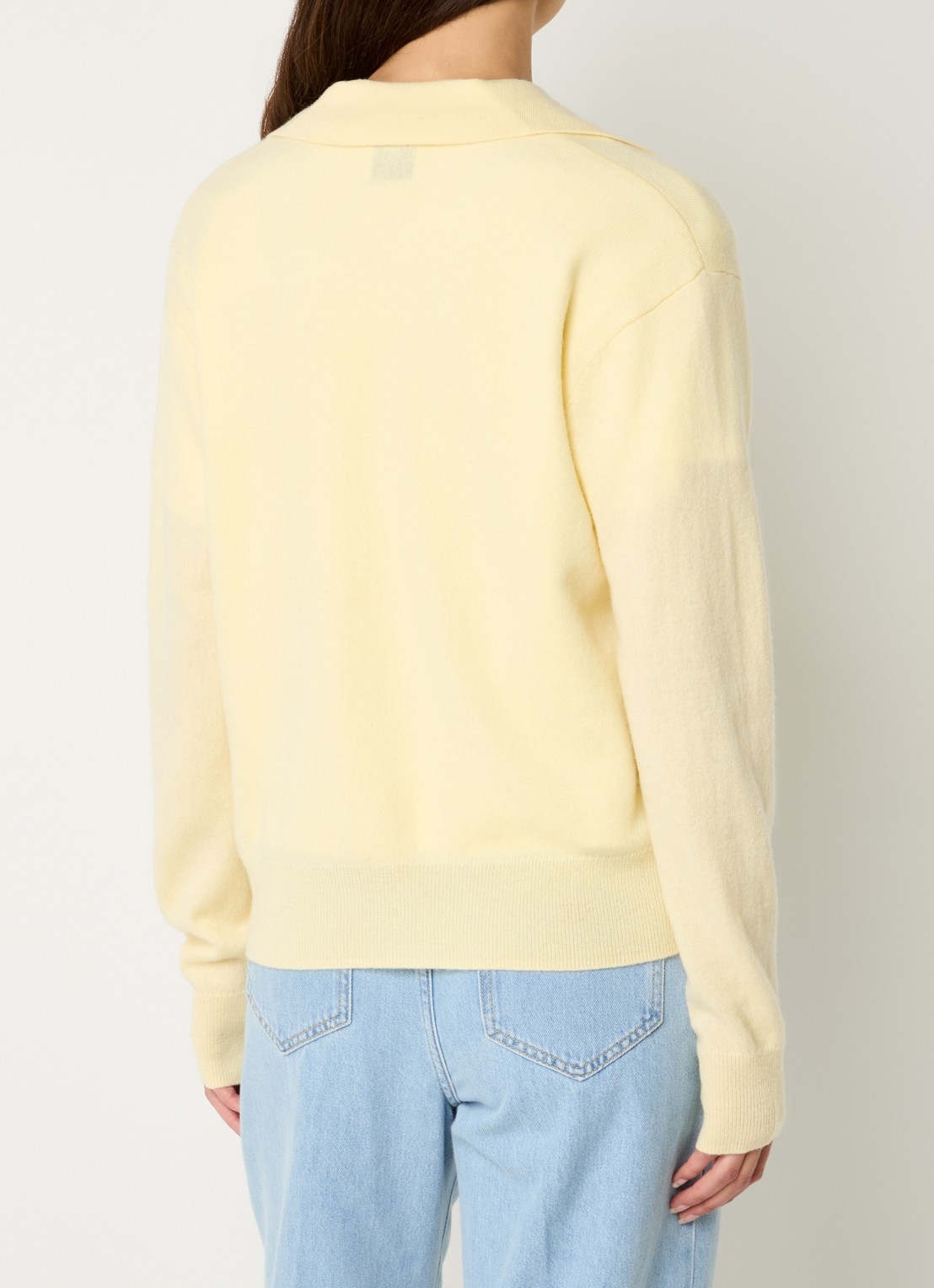 Claudie Pierlot Maloute fijngebreide pullover in kasjmierblend - achterkant 4 vanillegeel