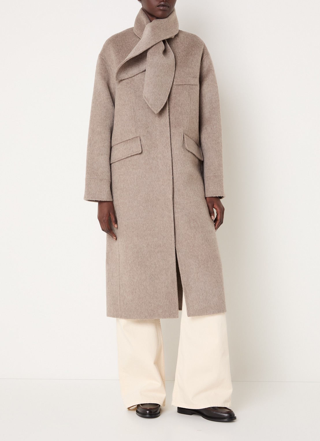 Claudie Pierlot Mantel in alpaca wolblend met afneembare sjaalkraag - detail 4 taupe