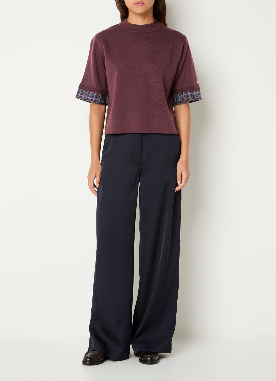 Claudie Pierlot Marayure fijngebreide T-shirt in wolblend met ronde hals - voorkant 4 aubergine