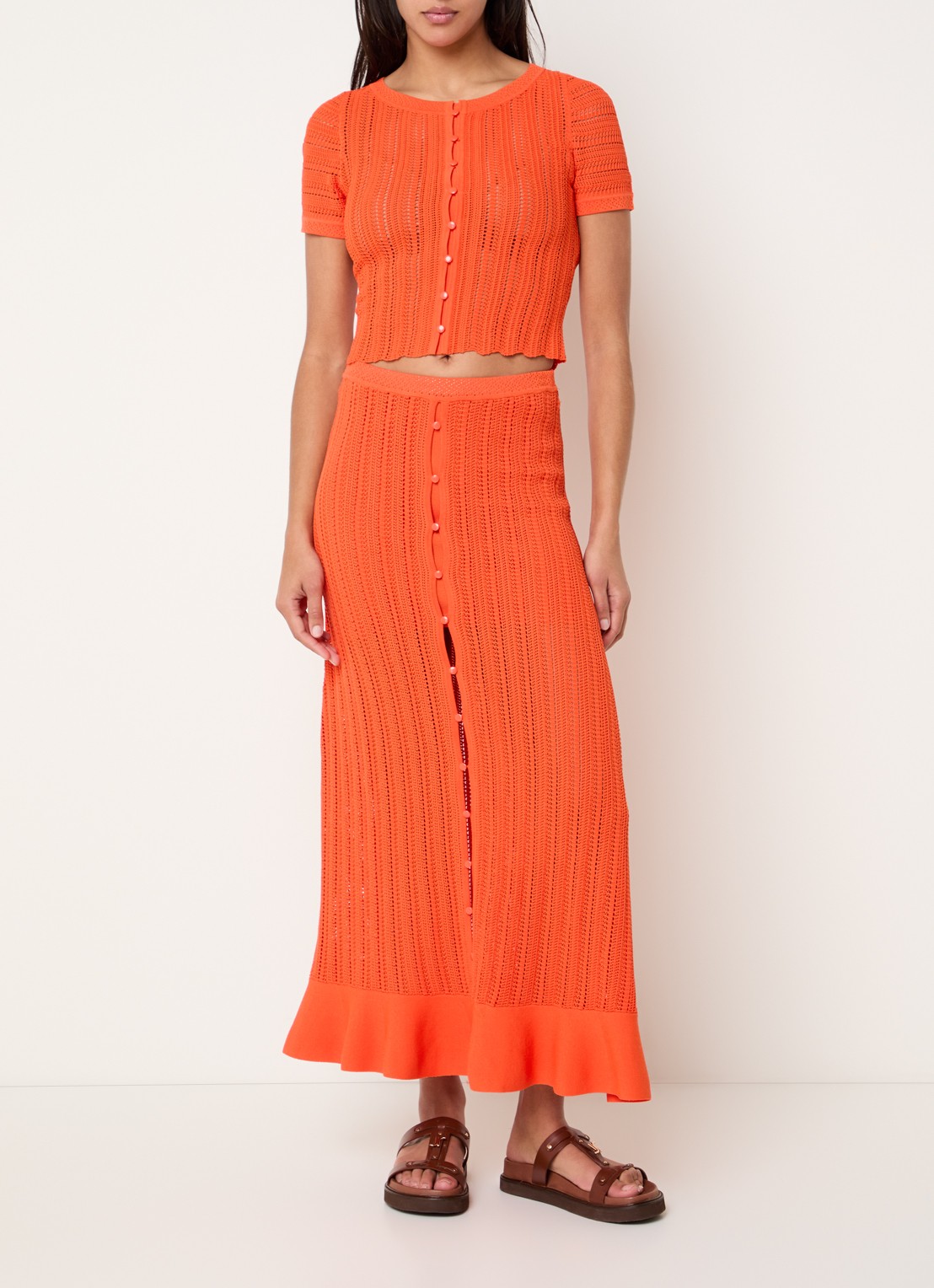 Claudie Pierlot Marc grofgebreide midi rok met sierknopen - voorkant 2 oranjerood