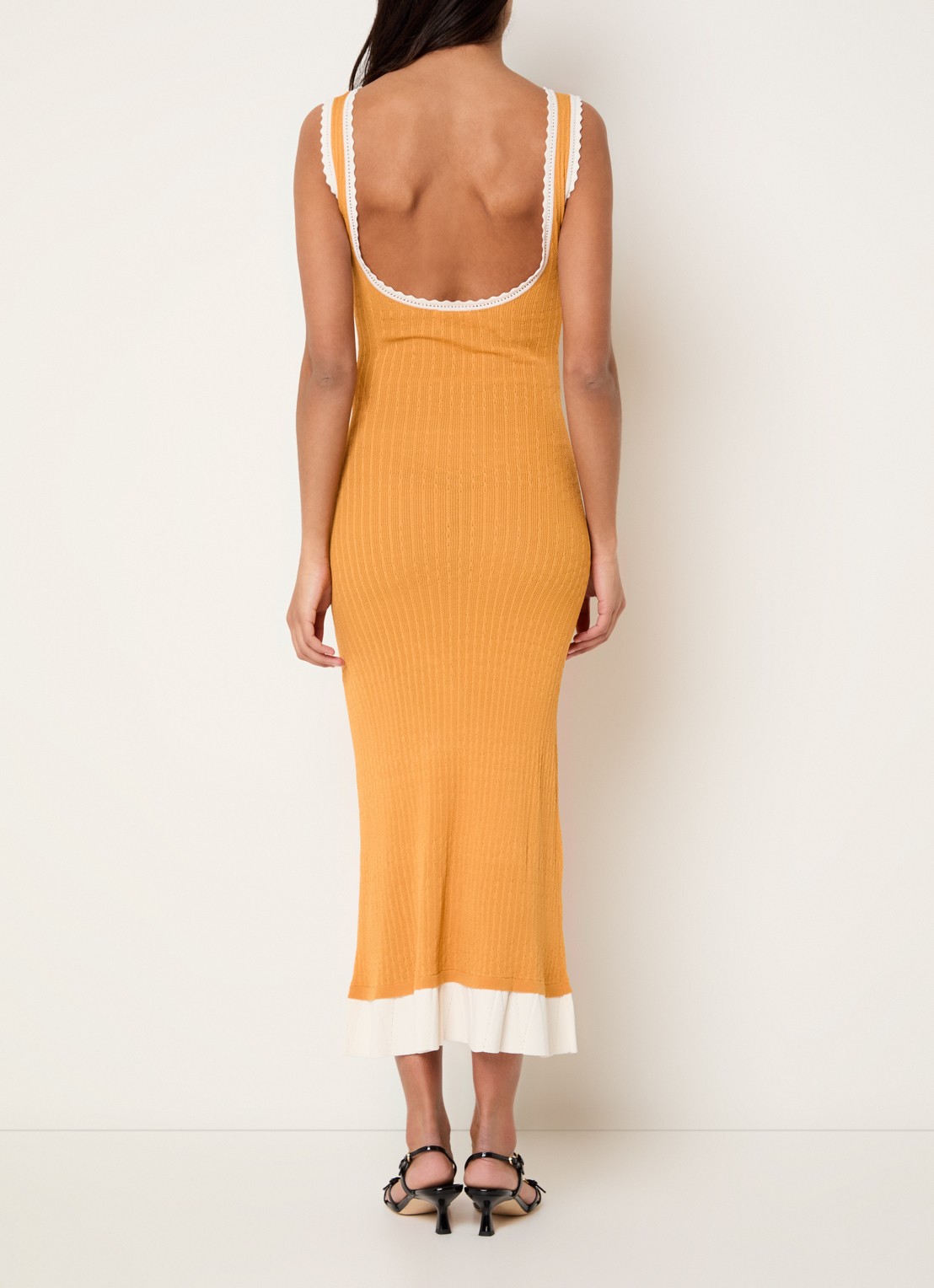 Claudie Pierlot Marletta kabelgebreide maxi jurk met volant - achterkant donkeroranje