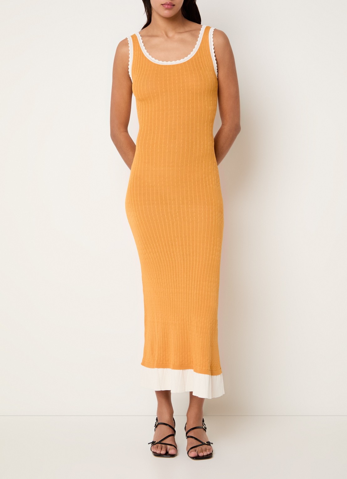 Claudie Pierlot Marletta kabelgebreide maxi jurk met volant - detail 2 donkeroranje