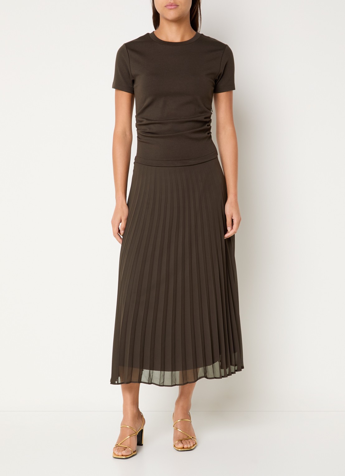 Claudie Pierlot Maxi jurk met plissé - detail 2 donkerbruin