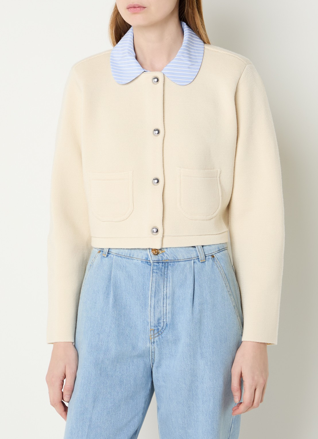 Claudie Pierlot Michalsummer cropped vest van wol met afneembare kraag - detail 2 gebroken wit