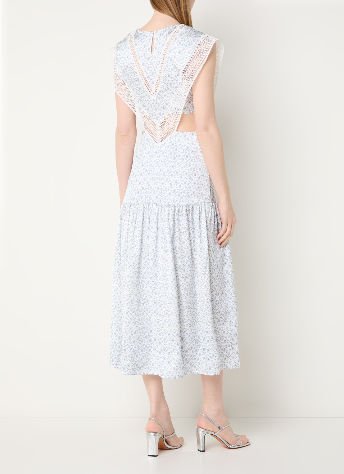 Claudie Pierlot Midi jurk met cut-out detail en broderie - achterkant lichtblauw