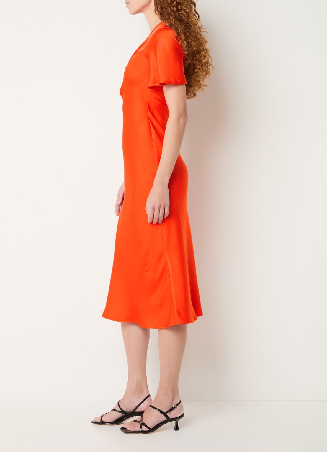 Claudie Pierlot Midi jurk van satijn - voorkant 3 koraalrood