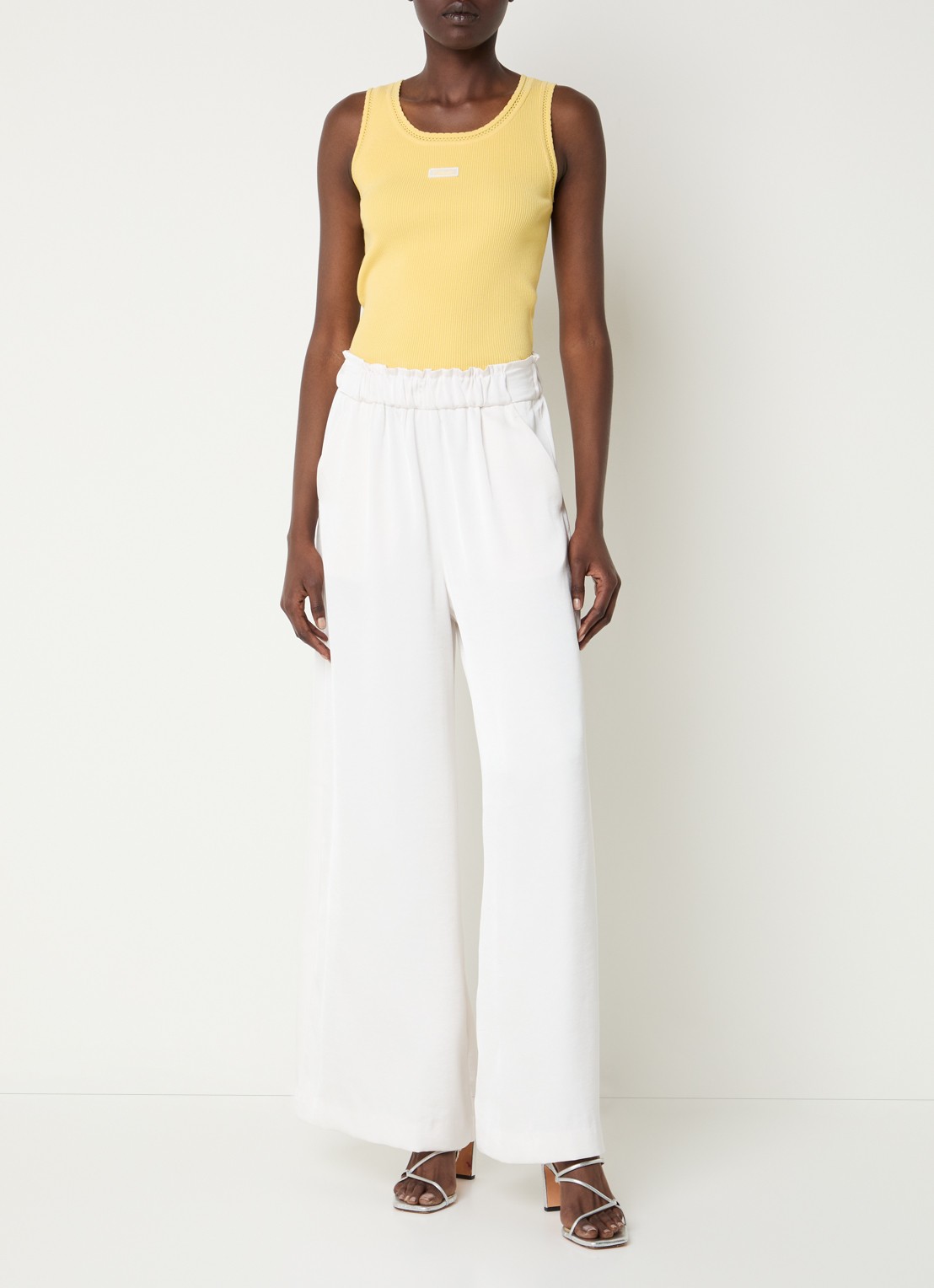 Claudie Pierlot Pantin high waist wide fit pantalon met steekzakken - voorkant 4 gebroken wit