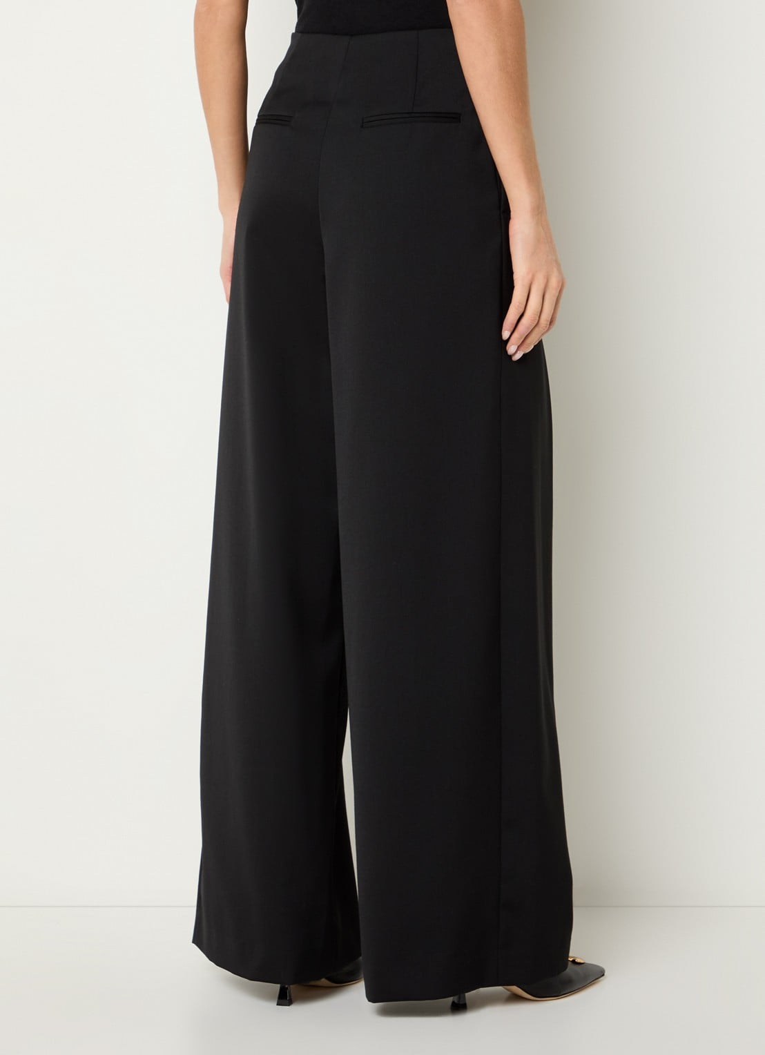 Claudie Pierlot Pelia high waist wide fit pantalon met steekzakken - achterkant 2 zwart