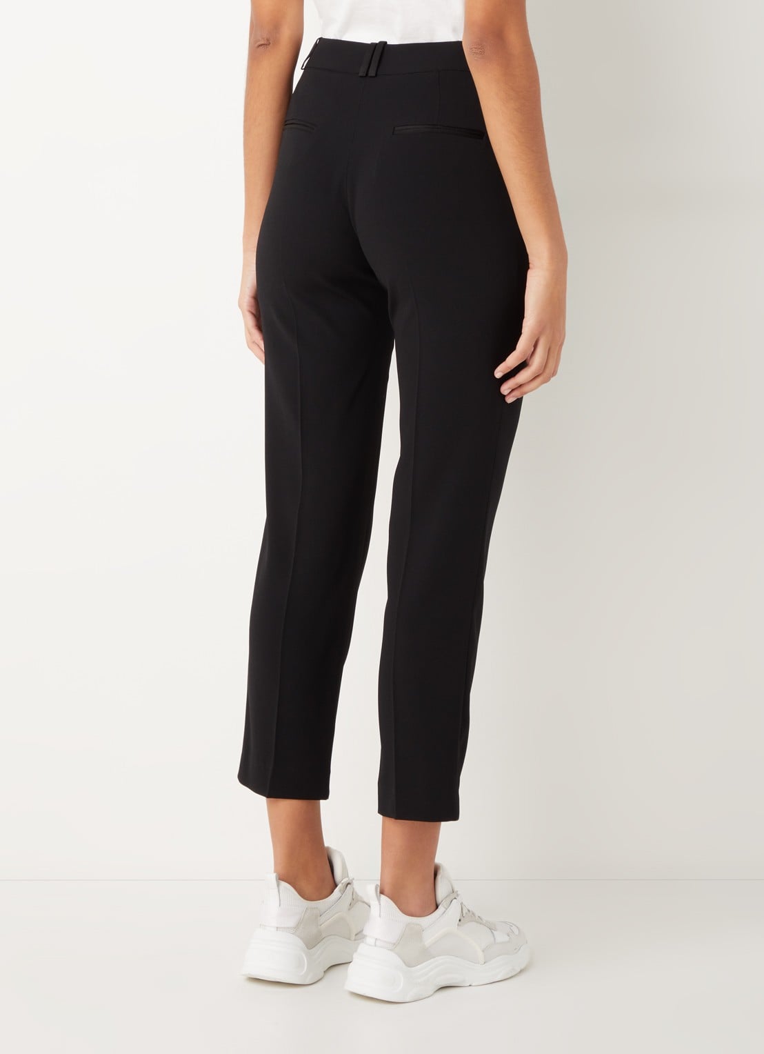 Claudie Pierlot Poupin high waist cropped slim fit pantalon met steekzakken  - achterkant zwart