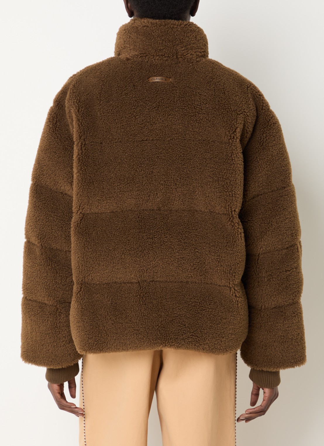 Claudie Pierlot Puffer jack van teddy met steekzakken - achterkant bruin