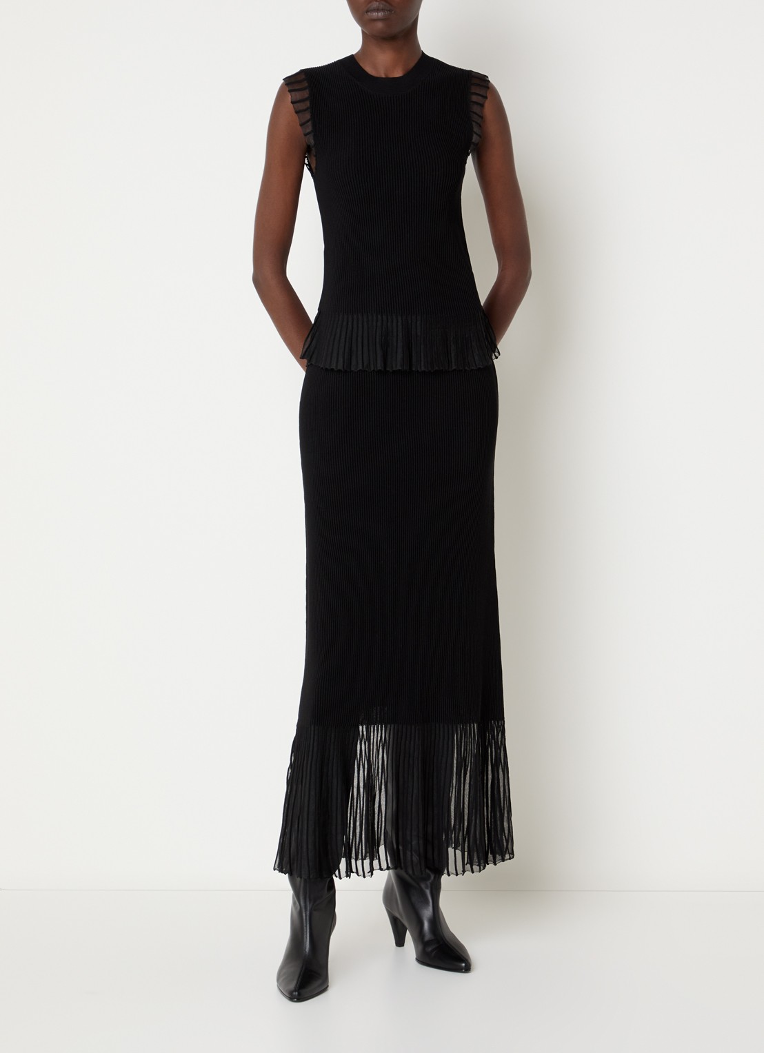 Claudie Pierlot Ribgebreide top met volant en details van mesh - voorkant 2 zwart
