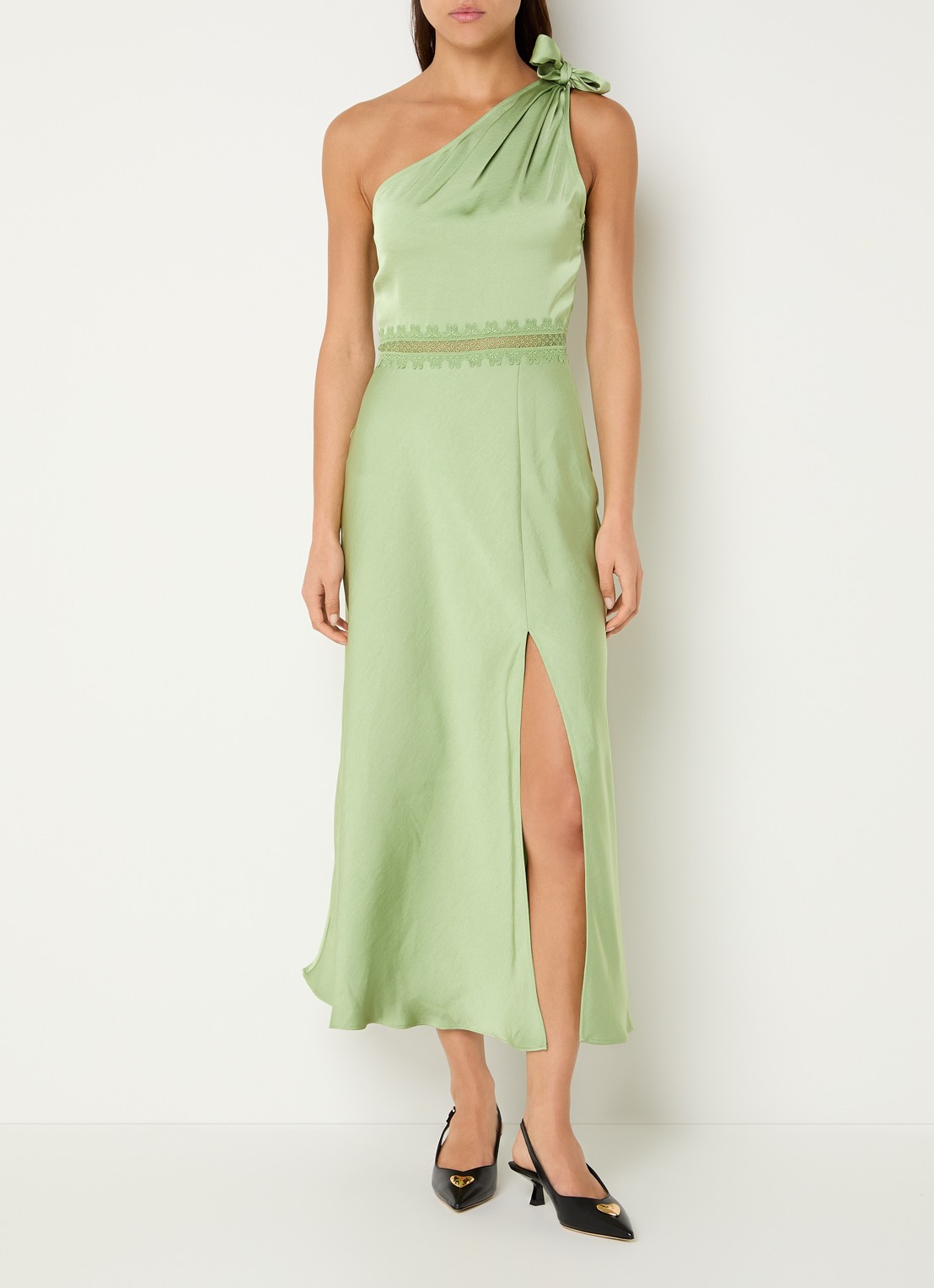 Claudie Pierlot Rosalia midi jurk met asymmetrische hals en details van kant - detail 2 groen