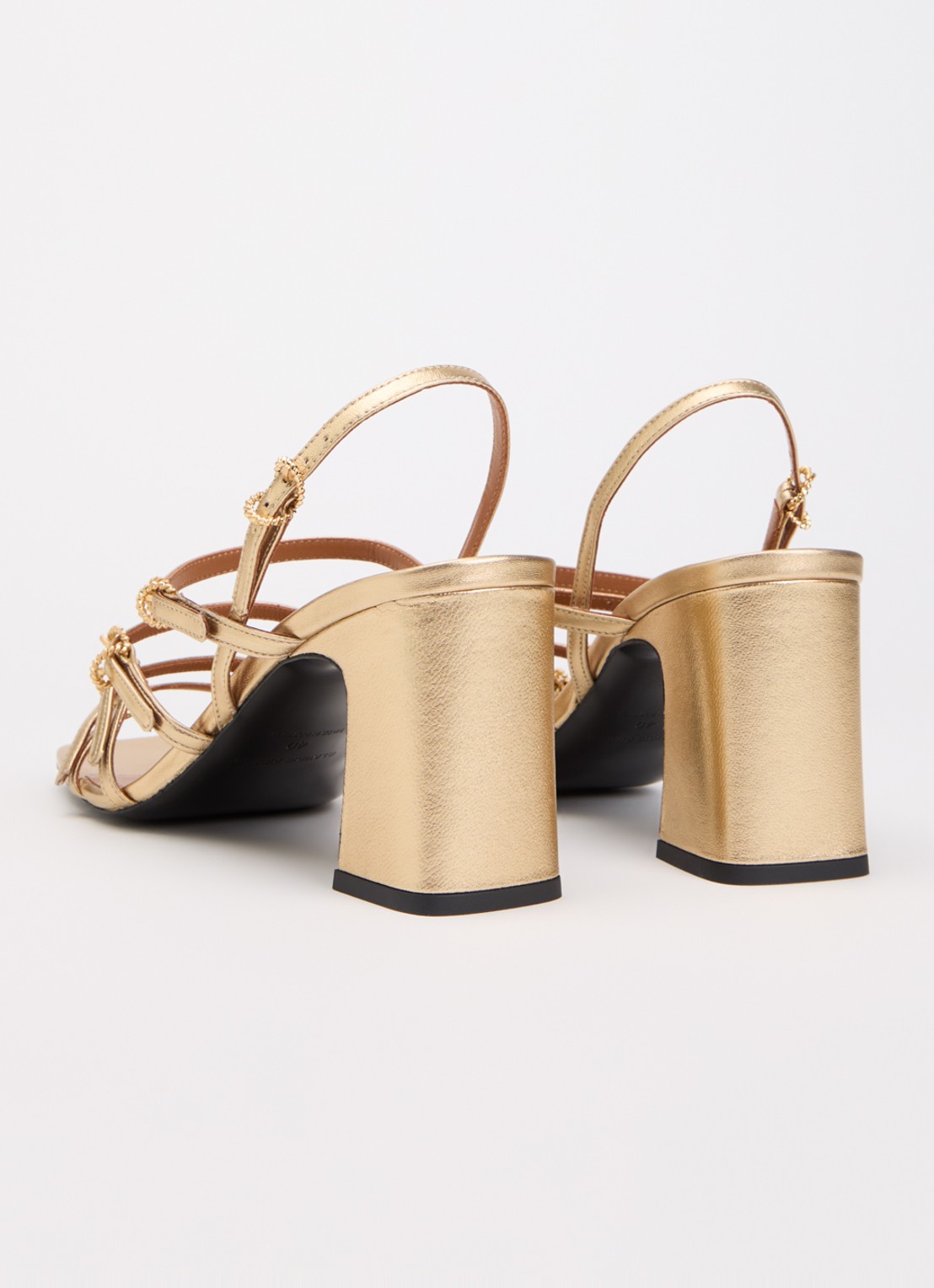 Claudie Pierlot Sandalette van geitenleer met gespdetail - achterkant 2 goud
