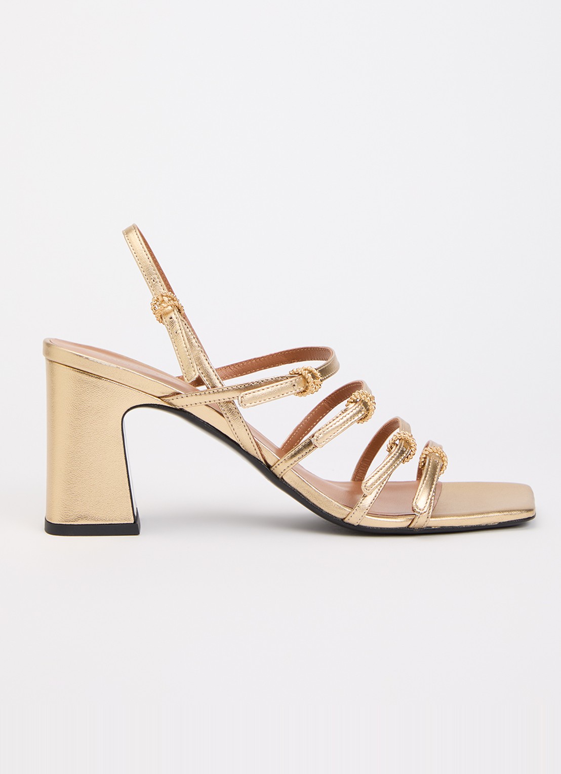 Claudie Pierlot Sandalette van geitenleer met gespdetail - voorkant goud