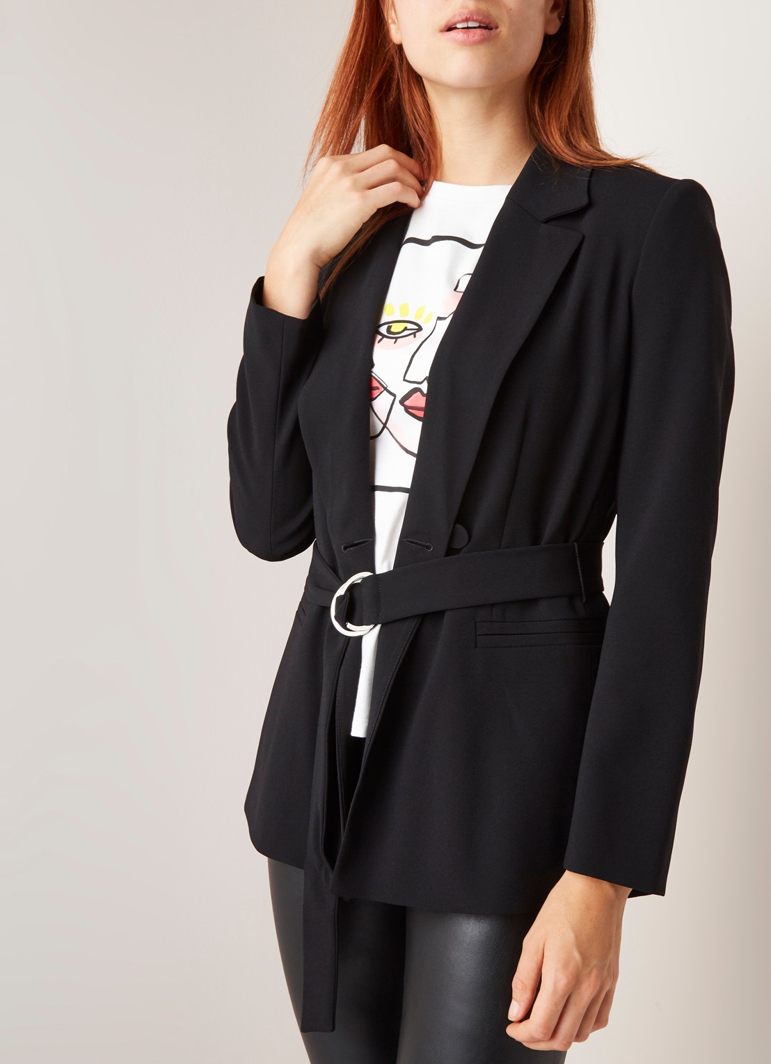 Claudie Pierlot Valayah blazer met steekzakken en ceintuur - detail 3 zwart