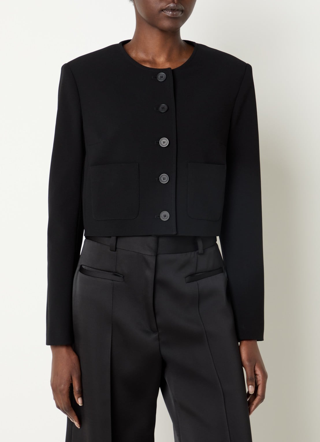 Claudie Pierlot Vanilleter cropped jack met opgestikte zakken - detail 2 zwart