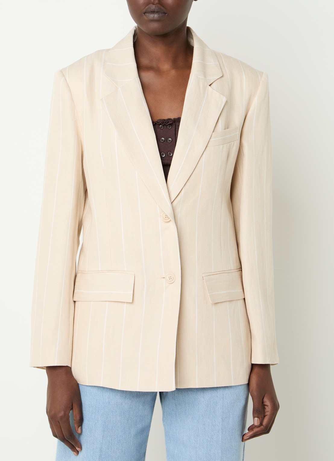 Claudie Pierlot Vayanarayee blazer in linnenblend met streepprint - detail 3 beige