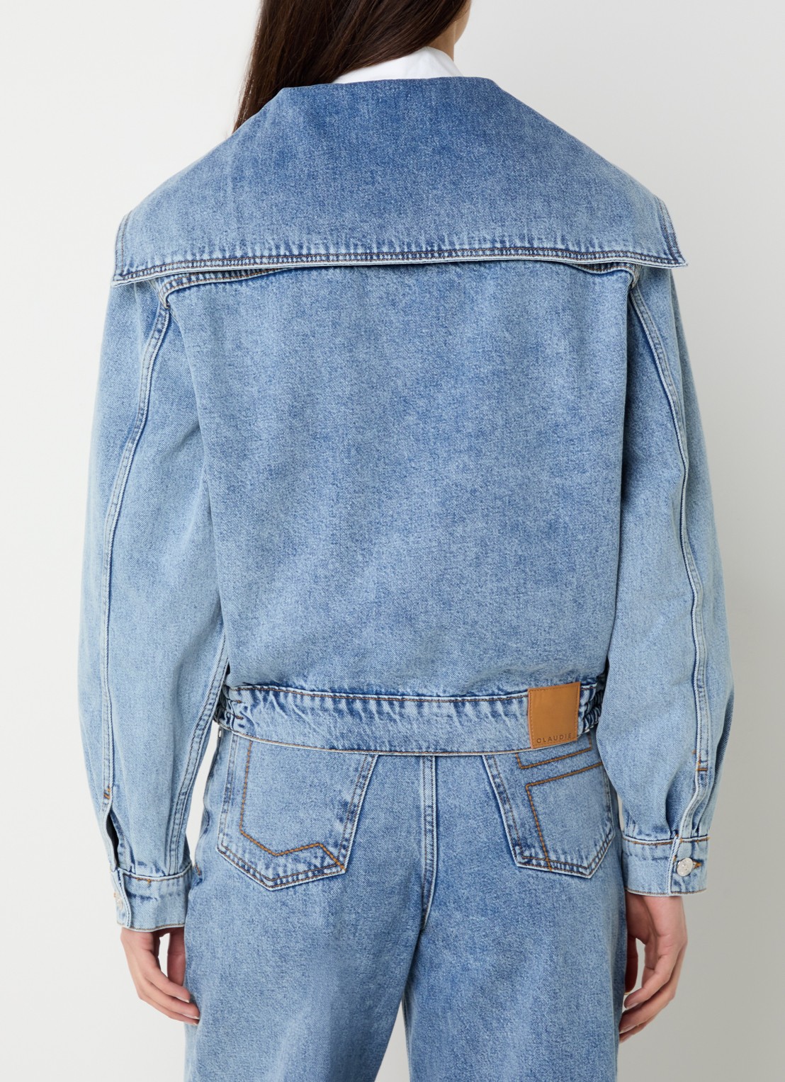 Claudie Pierlot Vesna spijkerjas met klepzakken - achterkant indigo
