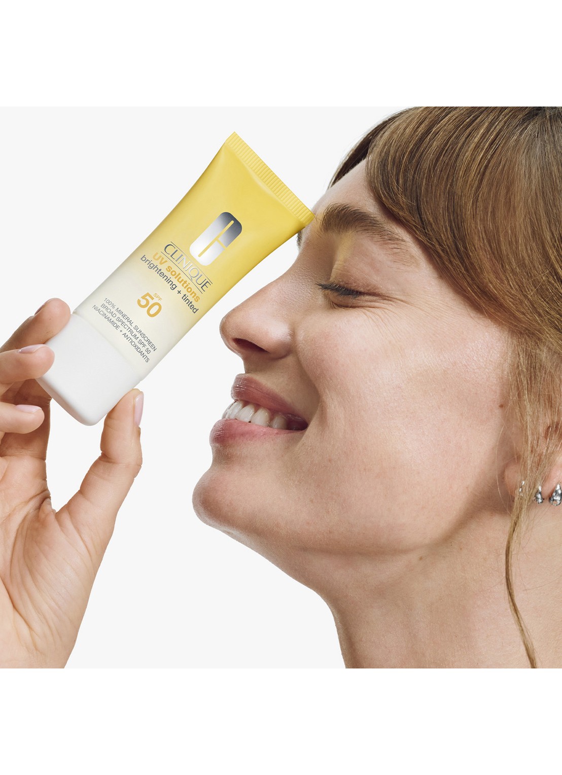 Clinique Uv Solutions - Getinte Zonverzorging Illuminator - detail 5 02 medium