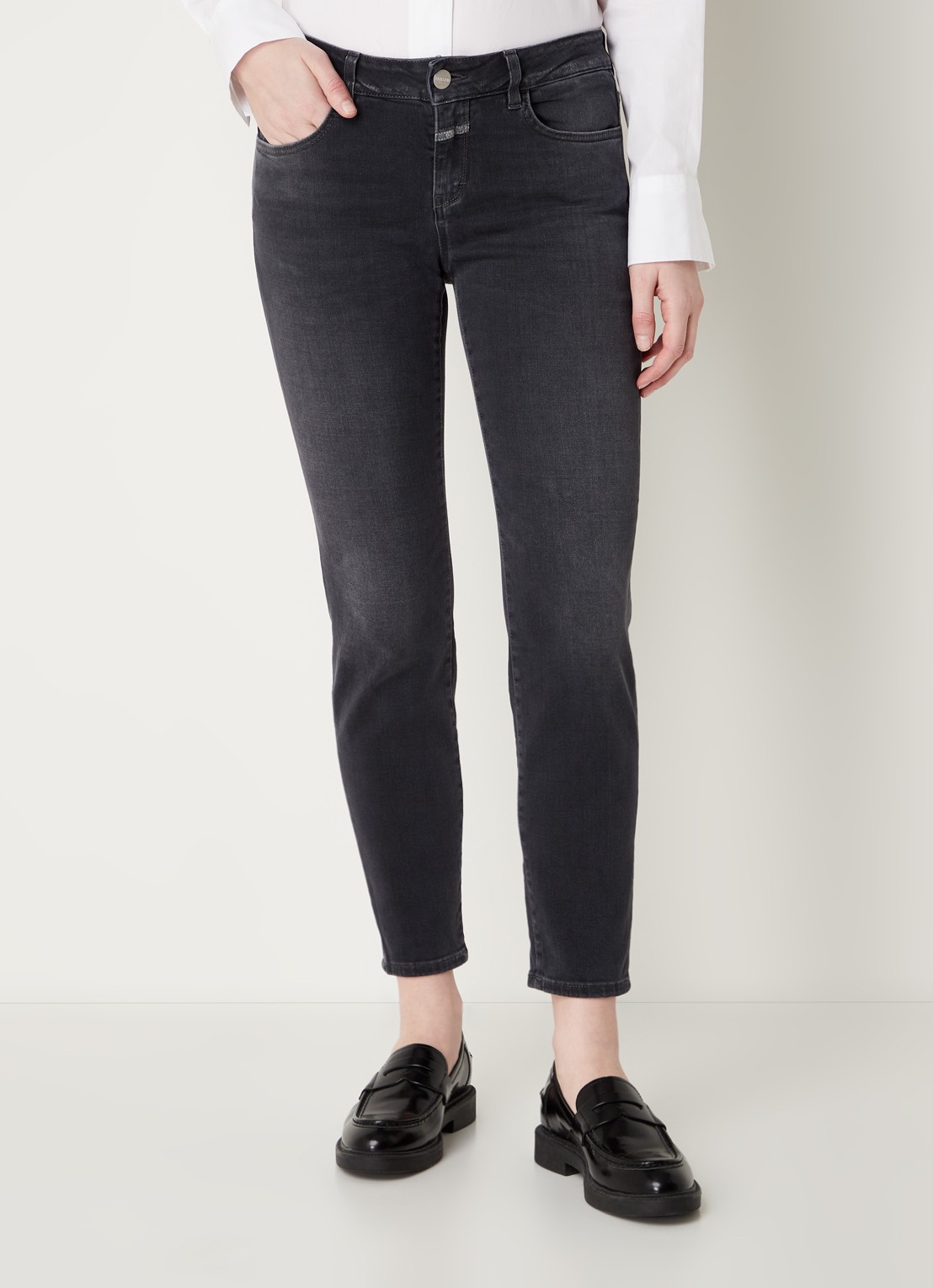 CLOSED Baker low waist cropped slim fit jeans met stretch - detail 4 antraciet