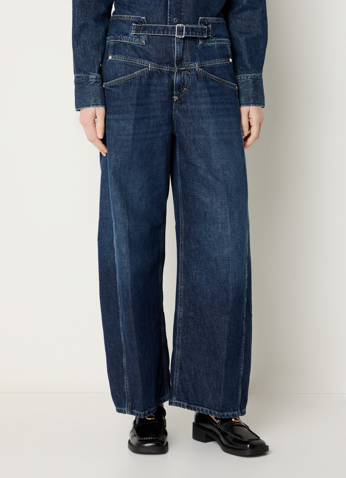 CLOSED Floui-X high waist wide leg jeans met donkere wassing en ceintuur - detail 4 indigo