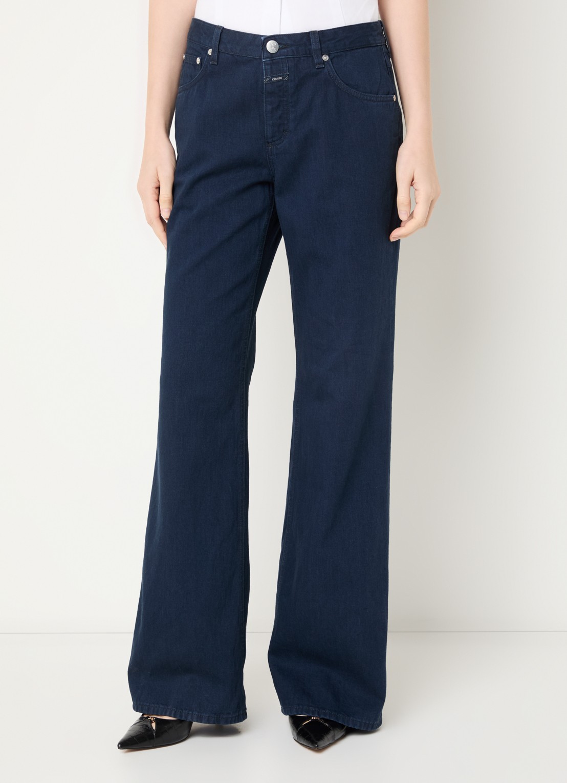 CLOSED Gillan high waist flared jeans met donkere wassing - detail indigo