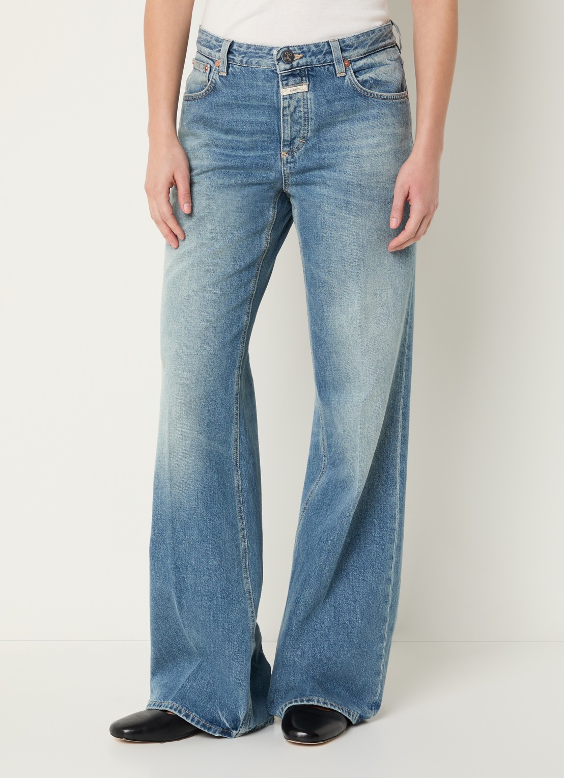 CLOSED Gillan mid waist loose fit jeans met lichte wassing - detail 2 indigo