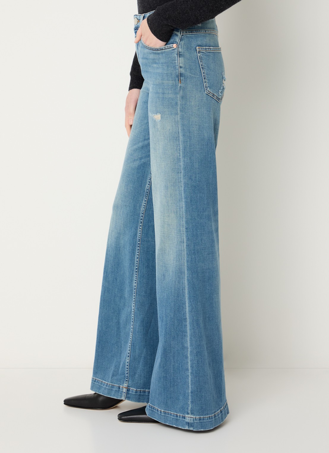CLOSED Glow Up high waist flared jeans met lichte wassing - detail 3 indigo