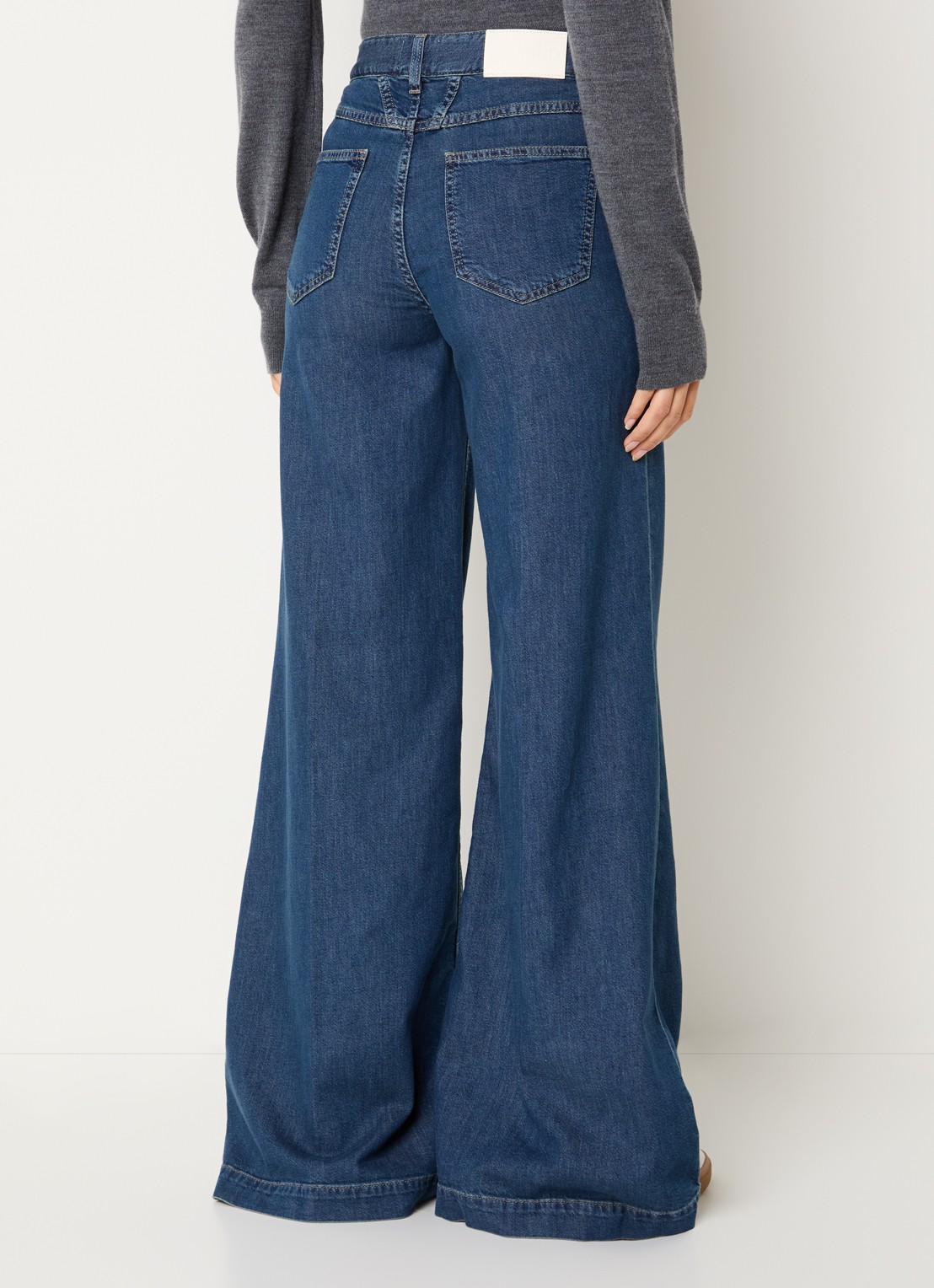 CLOSED High waist flared jeans met medium wassing - achterkant 3 indigo