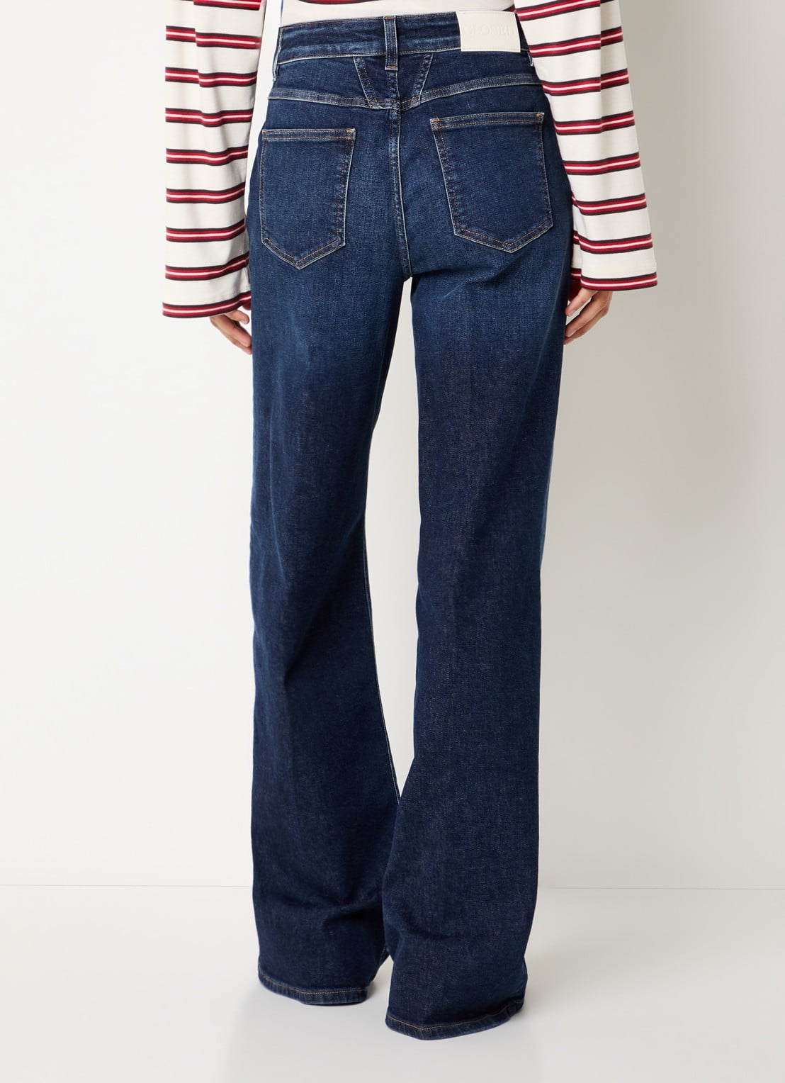 CLOSED Janna high waist flared jeans met donkere wassing - achterkant 3 indigo