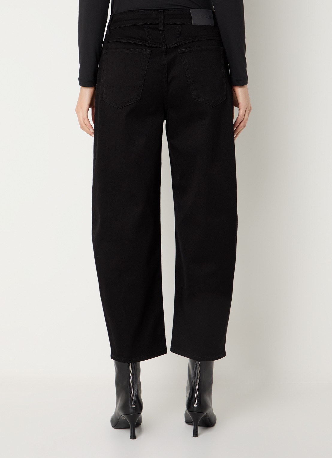 CLOSED Jazzie high waist cropped tapered jeans met gekleurde wassing - achterkant 5 zwart