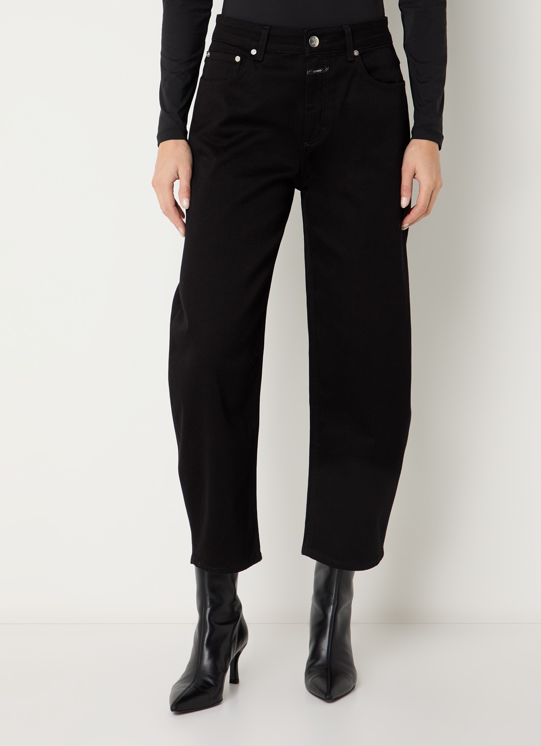 CLOSED Jazzie high waist cropped tapered jeans met gekleurde wassing - detail 3 zwart