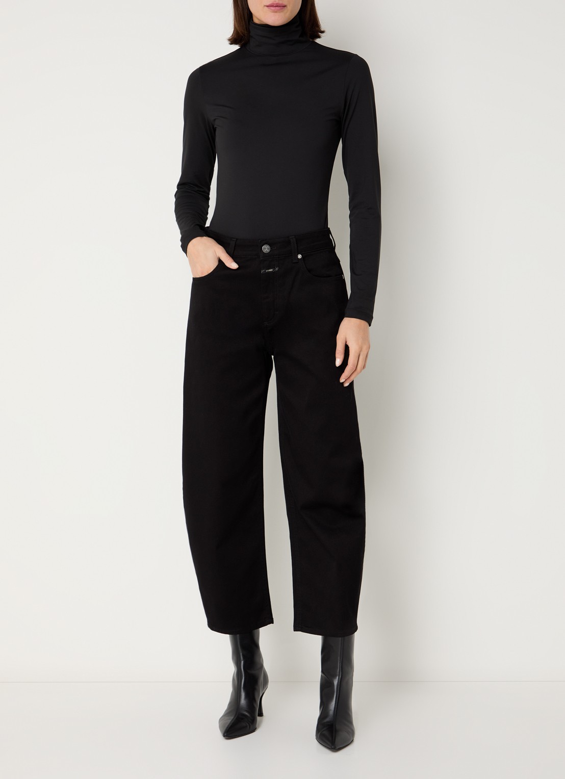 CLOSED Jazzie high waist cropped tapered jeans met gekleurde wassing - voorkant 2 zwart