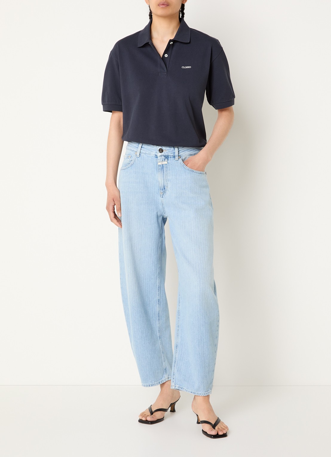 CLOSED Jazzie high waist tapered jeans met lichte wassing - voorkant 5 lichtblauw