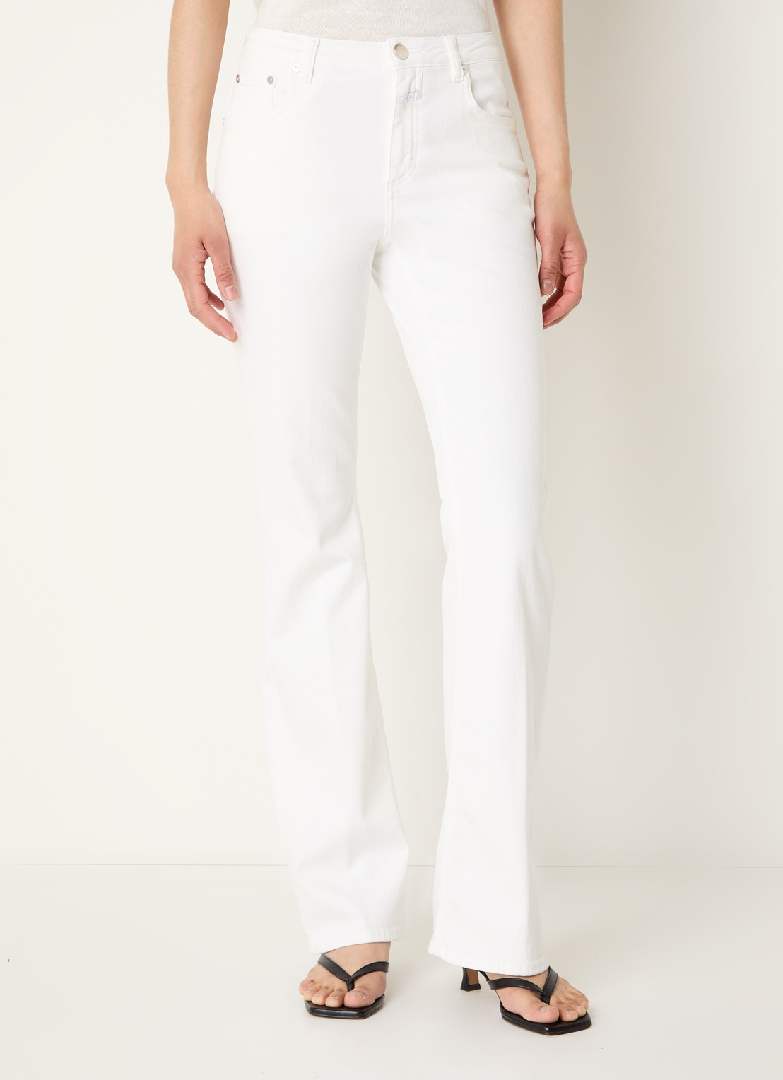 CLOSED Jovanna high waist flared jeans met steekzakken  - detail 2 wit