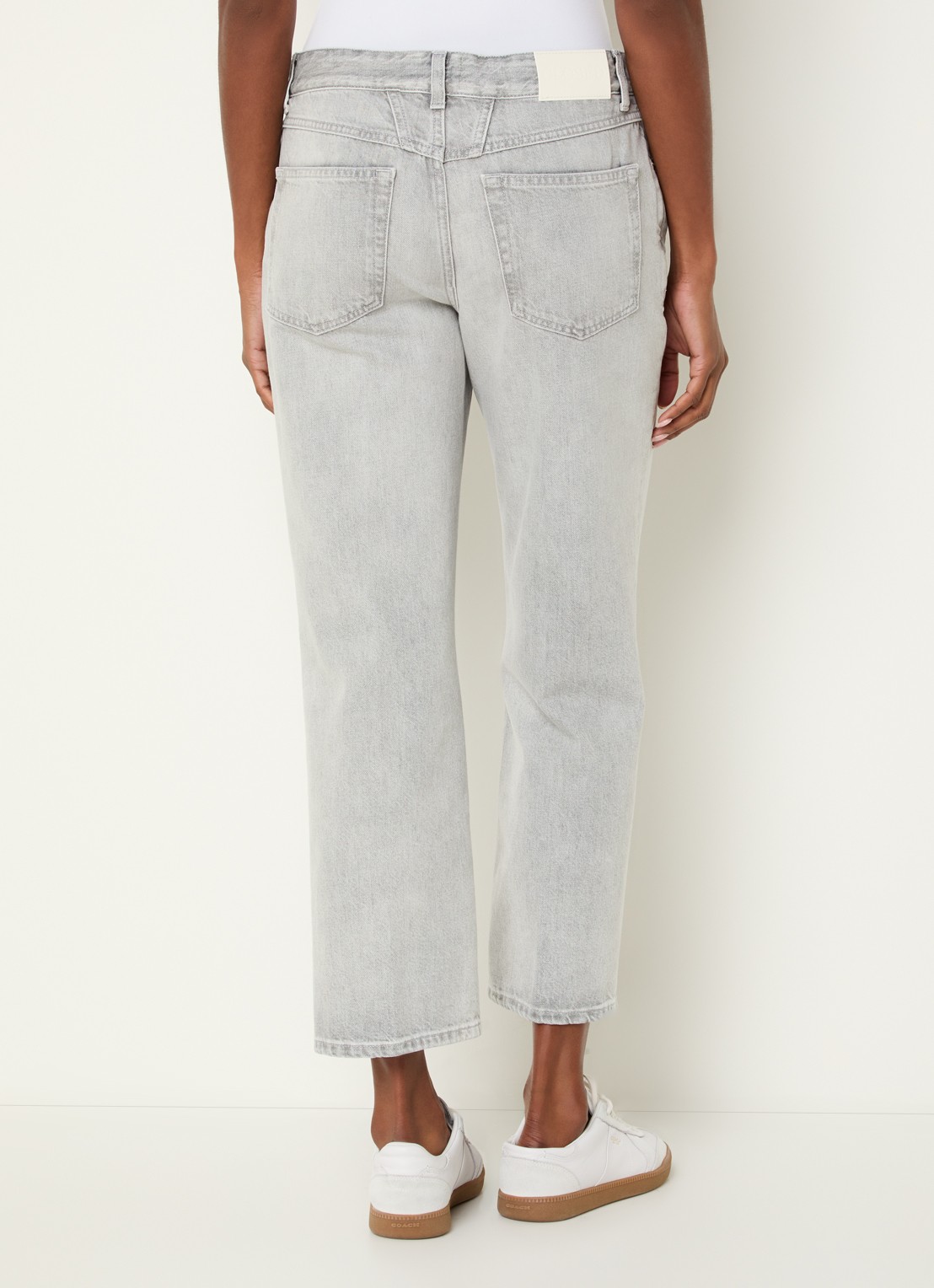 CLOSED Milo mid waist straight fit cropped jeans met gekleurde wassing  - achterkant lichtgrijs