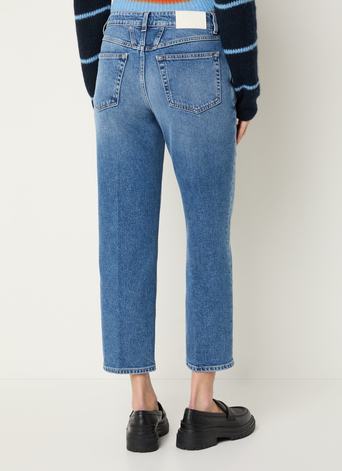CLOSED Milo mid waist straight leg cropped jeans met medium wassing - achterkant indigo